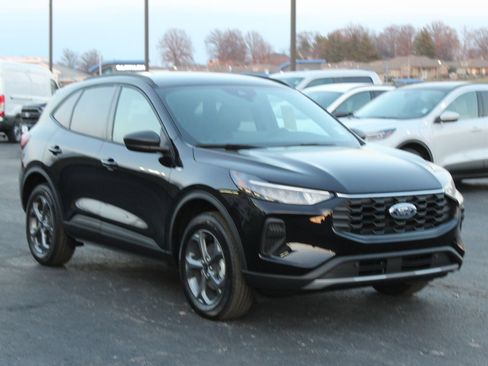 New 2026 Ford Escape ST-Line w/ Tech Pack #1 AWD/4WD image 9
