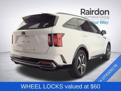 Used 2021 Kia Sorento S image 4