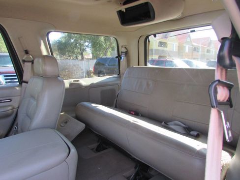 Used 2000 Lincoln Navigator 2WD image 18