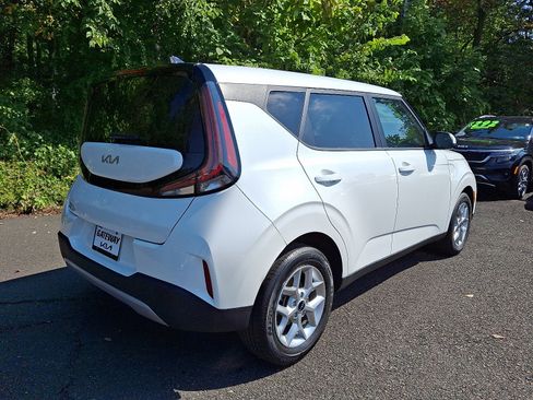 Certified 2023 Kia Soul LX w/ LX Technology Package image 7