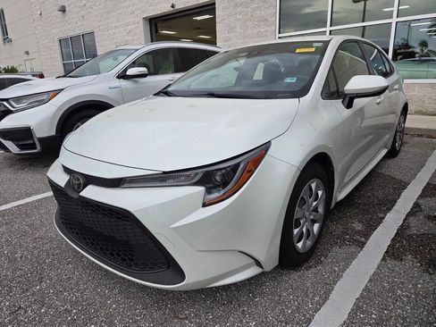 Used 2021 Toyota Corolla LE FWD image 4