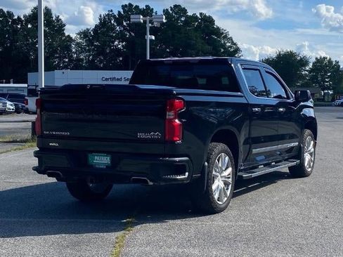 Used 2023 Chevrolet Silverado 1500 High Country w/ Technology Package image 3