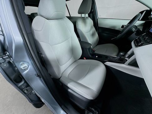 Used 2024 Toyota Corolla Cross LE FWD image 32
