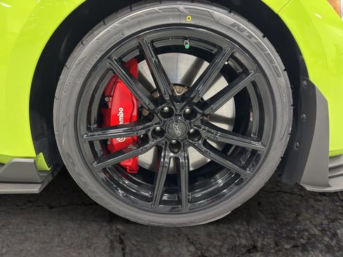 Used 2020 Ford Mustang Shelby GT500 w/ Technology Package image 14