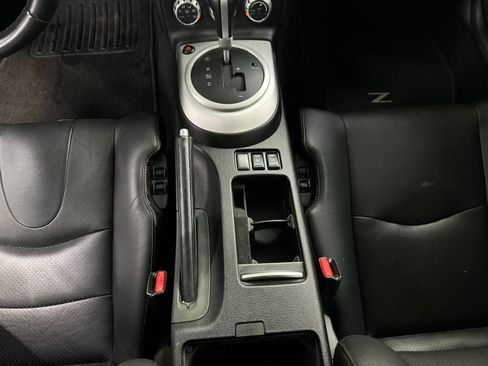 Used 2009 Nissan 350Z Touring image 19
