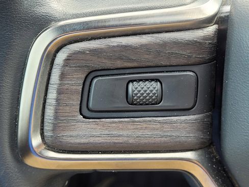 Used 2022 Rivian R1T Adventure image 31