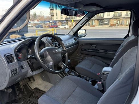 Used 2002 Nissan Frontier XE image 14