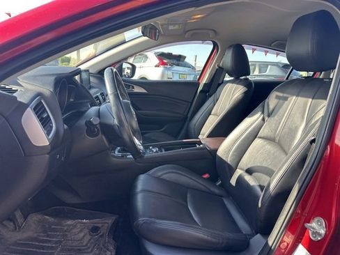Used 2018 MAZDA MAZDA3 Touring FWD image 8