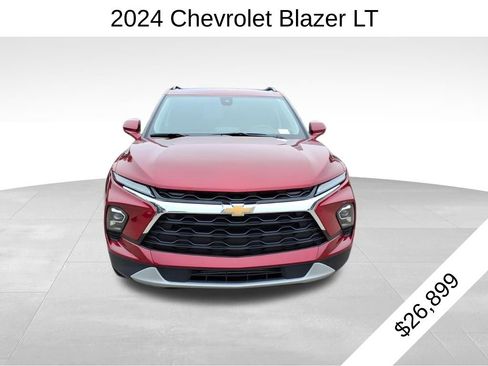 Used 2024 Chevrolet Blazer LT w/ Convenience Package image 2