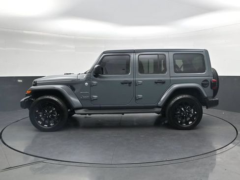 Used 2024 Jeep Wrangler Unlimited Sahara w/ Technology Group AWD/4WD image 8