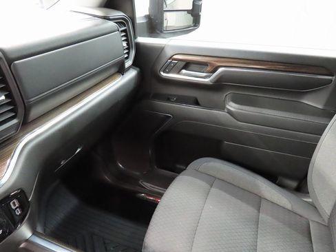 Used 2024 Chevrolet Silverado 2500 LT w/ Midnight Edition image 31