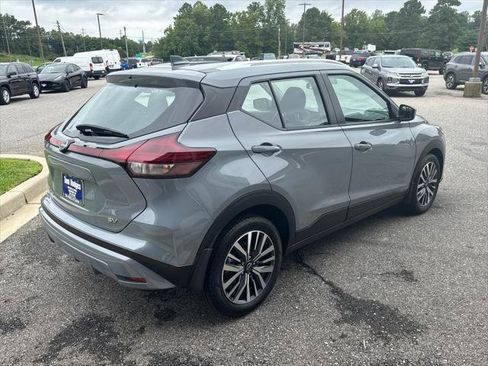 Used 2024 Nissan Kicks SV FWD image 6