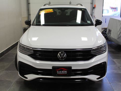 Used 2022 Volkswagen Tiguan SE R-Line AWD/4WD image 2