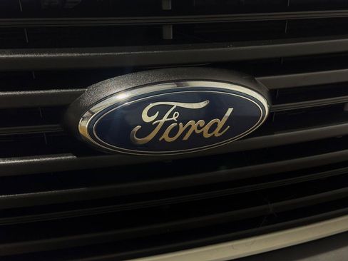 Used 2019 Ford Transit 150 130 Low Roof RWD image 29