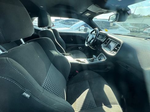 Used 2022 Dodge Challenger GT RWD image 3