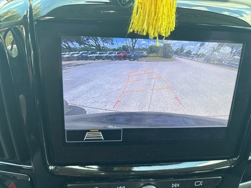 Used 2021 Chevrolet Traverse LT AWD/4WD image 4