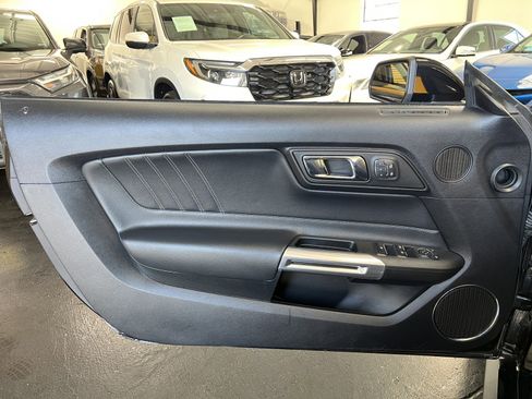 Used 2017 Ford Mustang GT Premium w/ GT Performance Package image 25