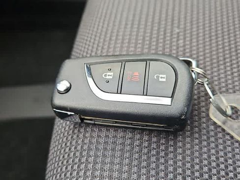 Used 2024 Toyota RAV4 LE AWD/4WD image 28