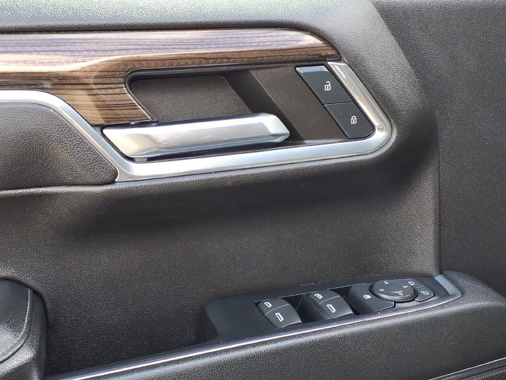 Used 2023 Chevrolet Silverado 1500 RST AWD/4WD image 4