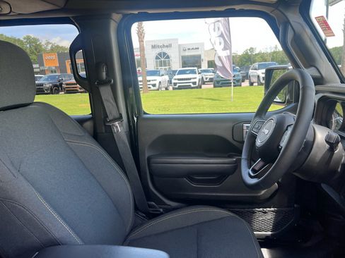 Certified 2025 Jeep Wrangler Unlimited Sport S 4xe AWD/4WD image 17