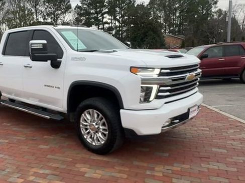 Used 2023 Chevrolet Silverado 2500 High Country w/ Z71 Off-Road Package image 3