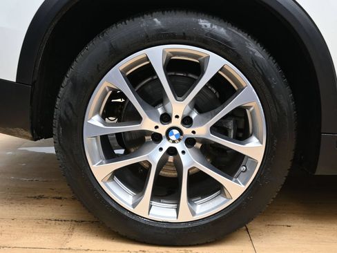 Used 2022 BMW X5 xDrive40i AWD/4WD image 11