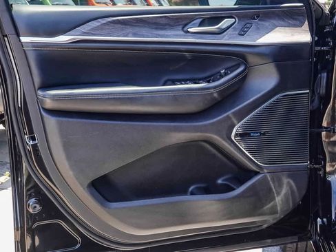 Certified 2022 Jeep Grand Cherokee L Overland w/ Luxury Tech Group IV image 18