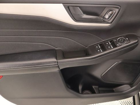 Used 2022 Ford Escape SE FWD image 14