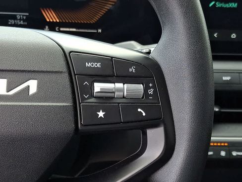 Used 2025 Kia K4 FWD image 20