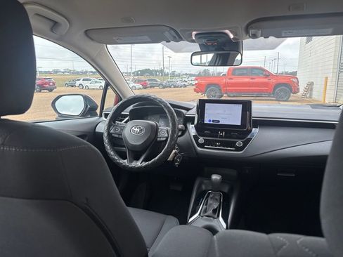 Used 2023 Toyota Corolla LE image 25
