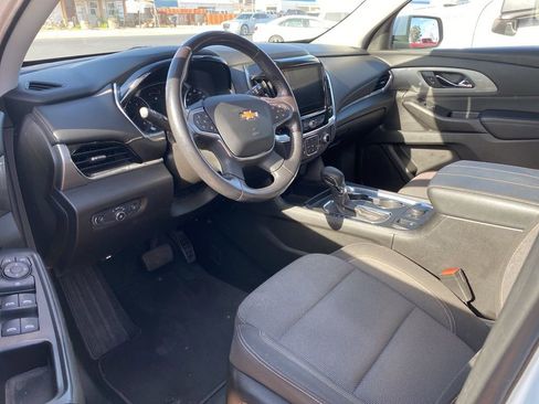 Used 2021 Chevrolet Traverse LT image 6
