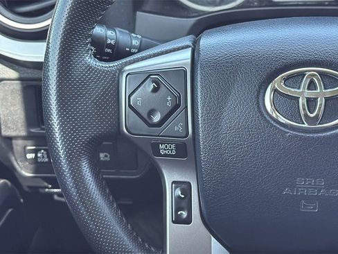 Used 2018 Toyota Tacoma SR5 image 17