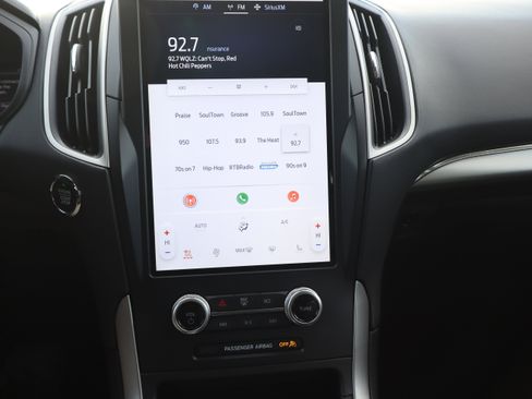 Used 2022 Ford Edge SEL w/ Convenience Package image 19