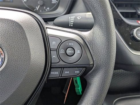 Used 2025 Toyota Corolla LE image 18