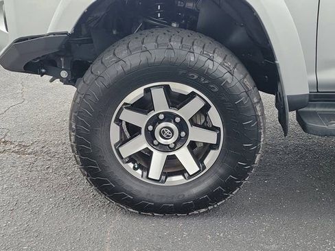 Used 2021 Toyota 4Runner TRD Off-Road Premium AWD/4WD image 30