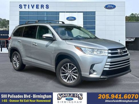 Used 2018 Toyota Highlander XLE AWD/4WD image 1