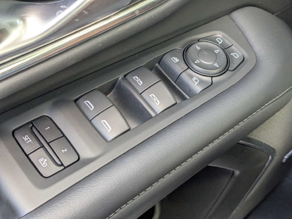 Used 2022 Chevrolet Tahoe LT w/ Luxury Package RWD image 27