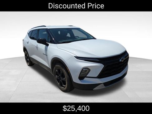 Used 2023 Chevrolet Blazer LT w/ Convenience Package AWD/4WD image 3