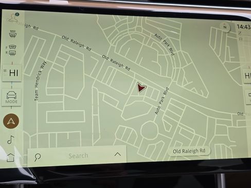 New 2026 Land Rover Range Rover Long Wheelbase SE image 22