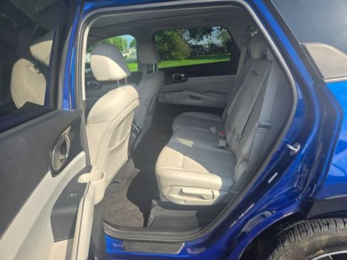 Used 2023 Kia Sorento S FWD image 19