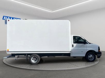 New 2025 GMC Savana 3500 w/ Power Convenience Package