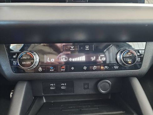 Used 2025 Mitsubishi Outlander SEL AWD/4WD image 28