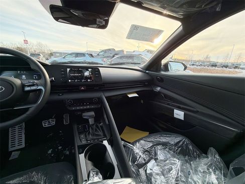 New 2026 Hyundai Elantra SEL Sport image 11