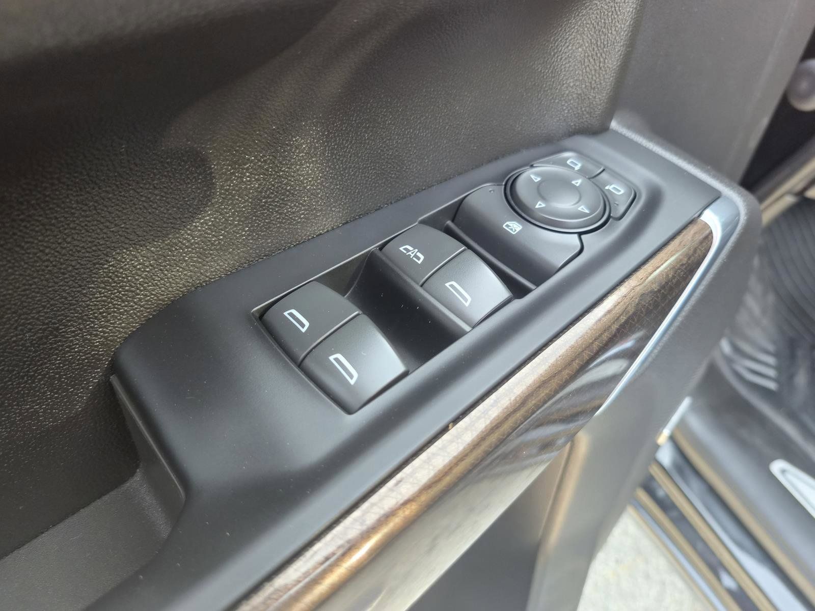 Used 2021 Chevrolet Silverado 1500 LT Trail Boss w/ LT Trail Boss Premium Package AWD/4WD image 19