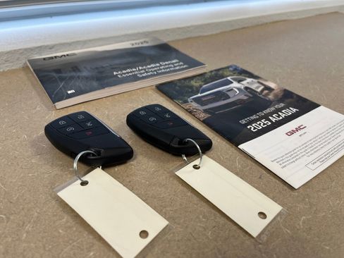 Certified 2025 GMC Acadia Elevation image 17