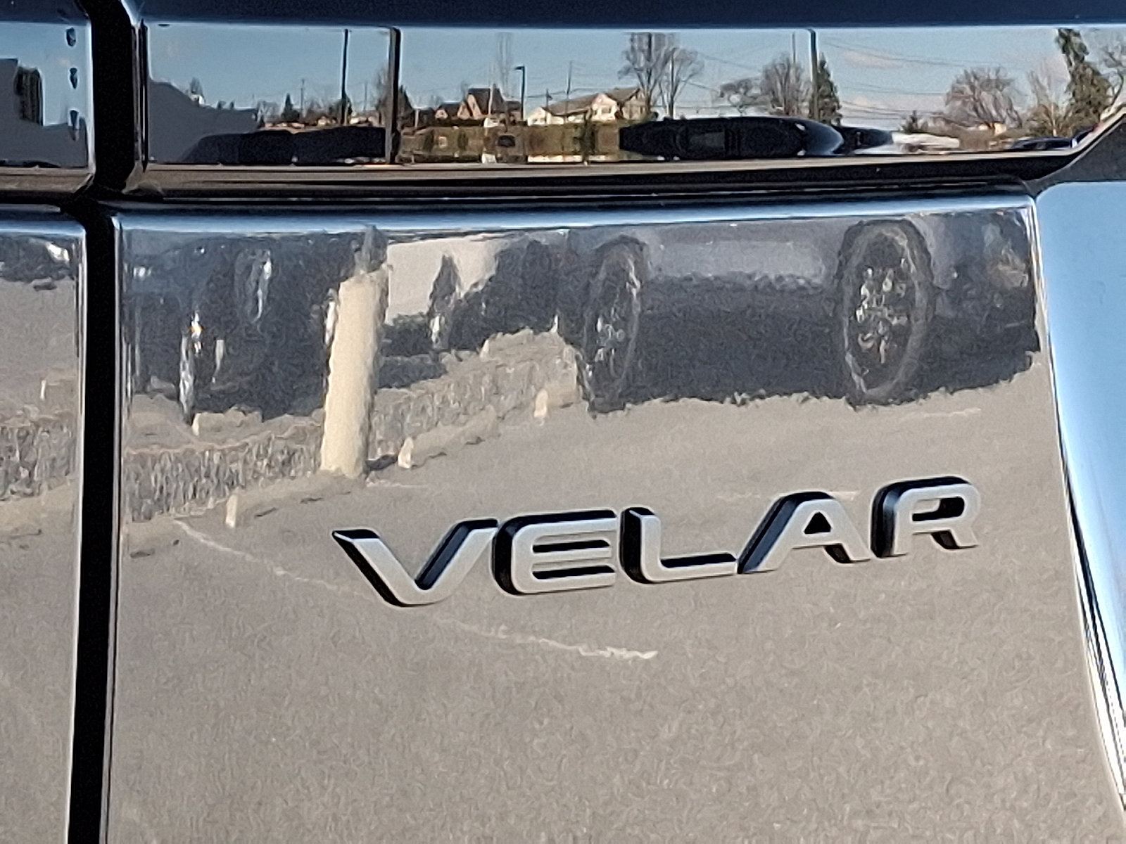 New 2025 Land Rover Range Rover Velar Dynamic SE AWD/4WD image 18