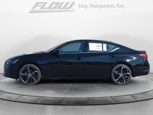 New 2025 Nissan Altima 2.5 SR image 4