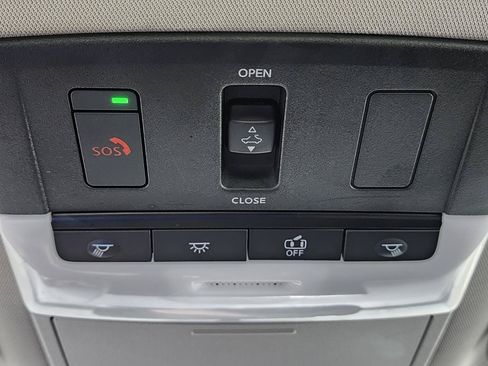 Used 2023 Nissan Altima 2.5 SV w/ SV Premium Package FWD image 22