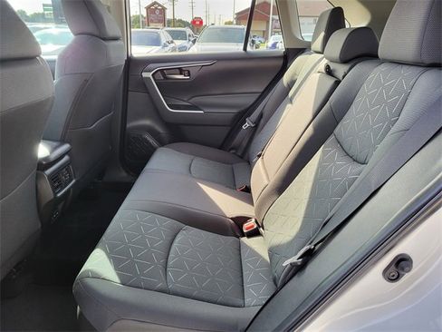 Used 2025 Toyota RAV4 XLE image 5