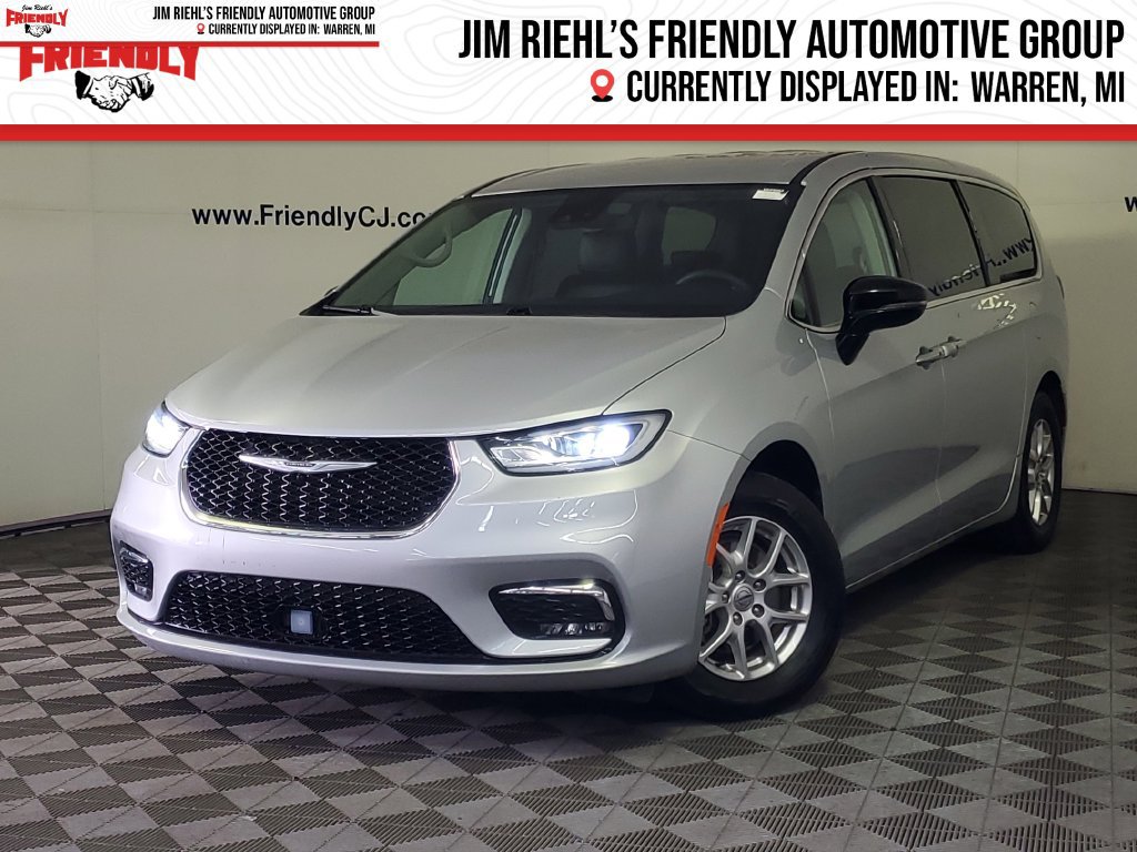 Used 2024 Chrysler Pacifica Touring-L FWD image 1